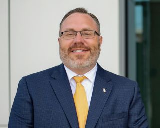 Headshot of Steven Thornton Thornton